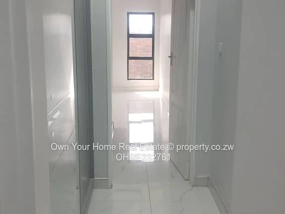 Pomona Nyeredzi Ridge 