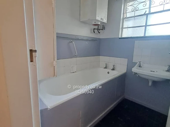Avenues 2 bed flat for Rent