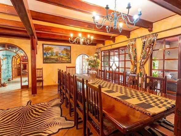 8 Bedroom House