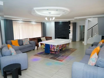 5 Bedroom House