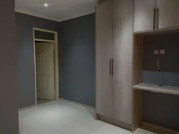 3 Bedroom Flat & Apartment