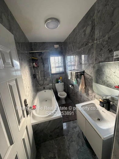 Spacious 4beds in Sunview Glaudina
