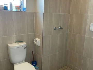 3 Bedroom Flat & Apartment