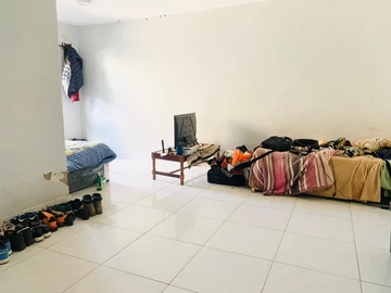 7 Bedroom Flat & Apartment