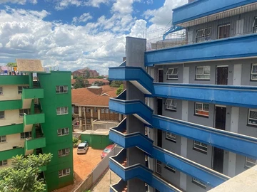 2 Bedroom Flat & Apartment