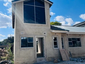 2 Bedroom Flat & Apartment