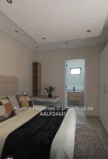 Greendale Coronation – Modern 4-Bedroom Home with Solar Backup & 24hr Security (USD $2,000)