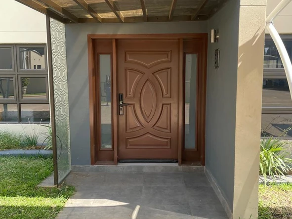 3 Bedroom Flat & Apartment