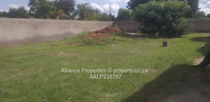 Prime Twinlakes Investment: 4-Bed Main Home + Instant Rental Income