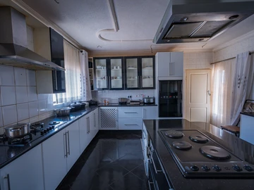 8 Bedroom House