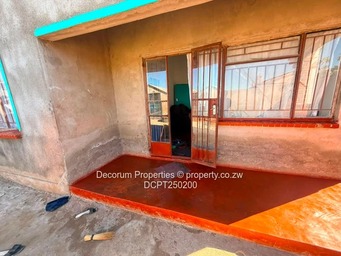 Chitungwiza Unit P Extension – House For Sale | Us$36,000