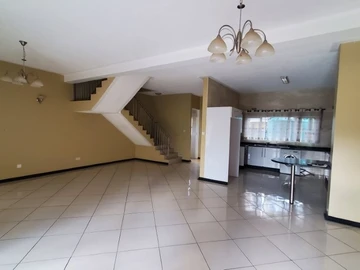 3 Bedroom Flat & Apartment