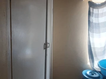 2 Bedroom Flat & Apartment