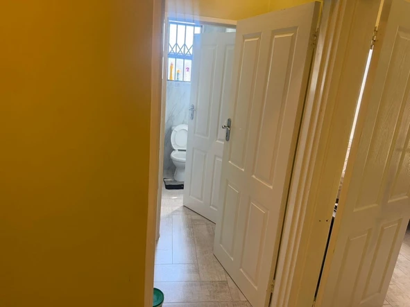 4 Bedroom Flat & Apartment