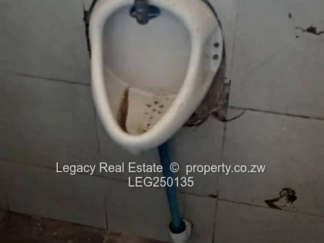 Southlea Park Retail Block with Borehole & Water Tank — 600m² (Sole Mandate)