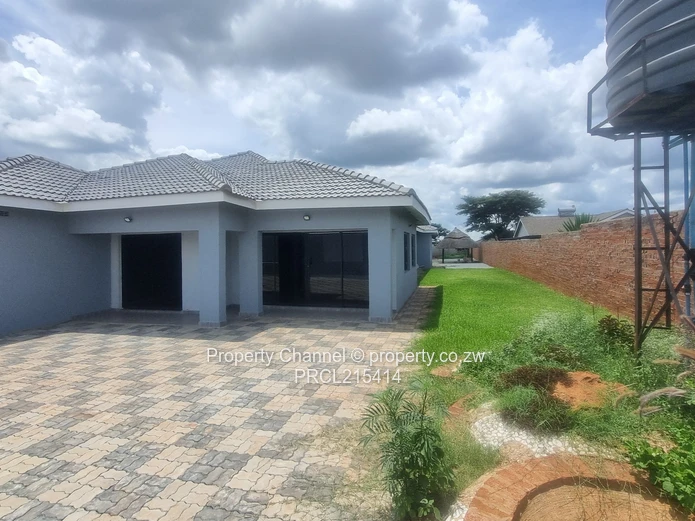 Elegant 5-Bedroom Home With Cottage in Mt Pleasant Heights,