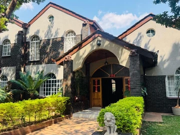 6 Bedroom House