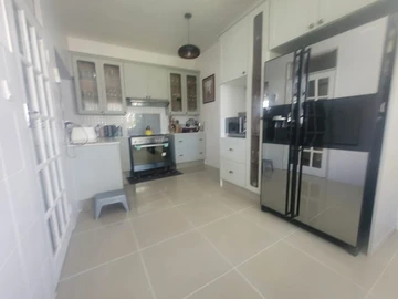 4 Bedroom Garden Flat