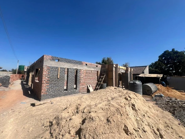 3 Bedroom Flat & Apartment