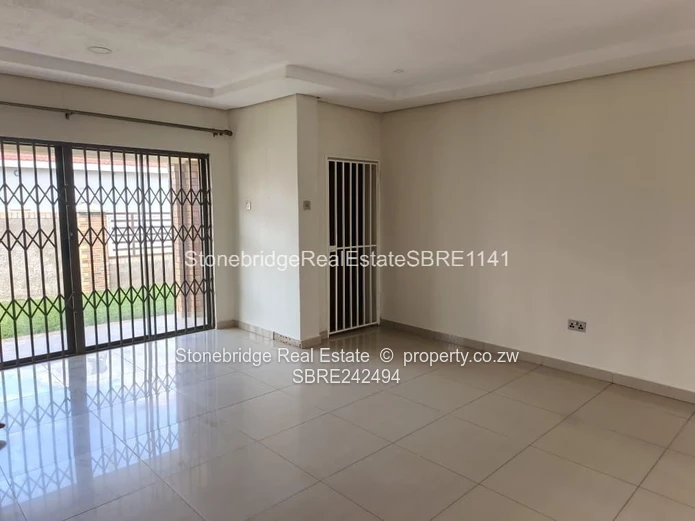 3 Bedroomed Townhouse in Lochview To Let