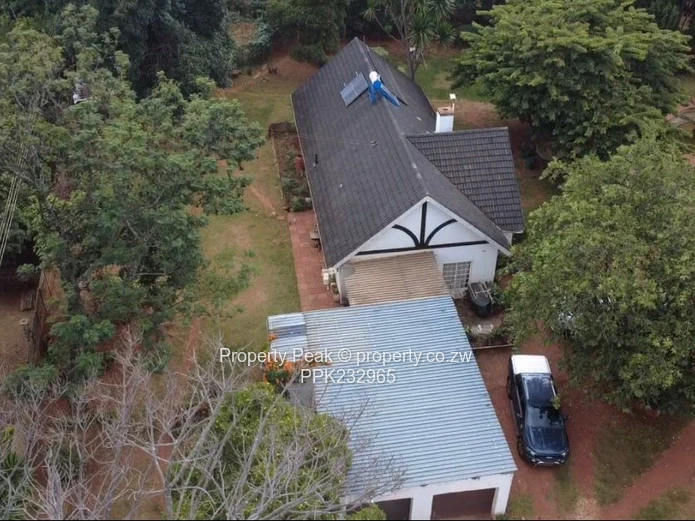 Old Borrowdale 3-Bed Home on 4000m² with Borehole