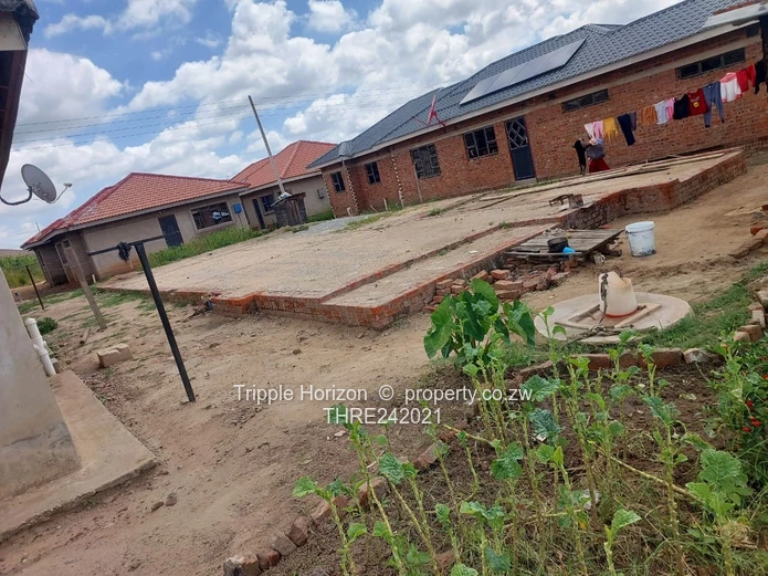 300m² Glaudina Stand — Tarred Road & Main Road Frontage