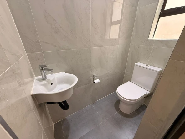 3 Bedroom Flat & Apartment