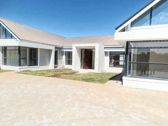 5 Bedroom House