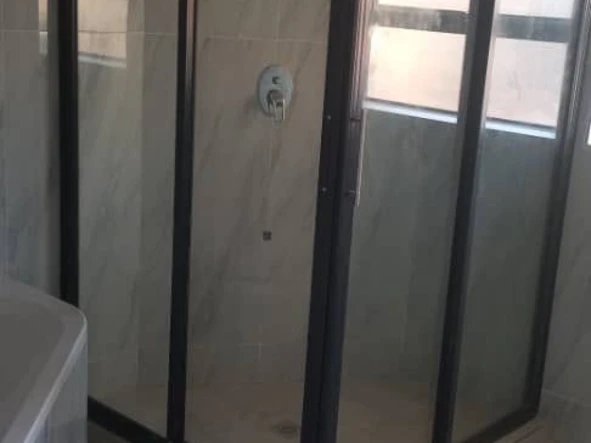 4 Bedroom Flat & Apartment