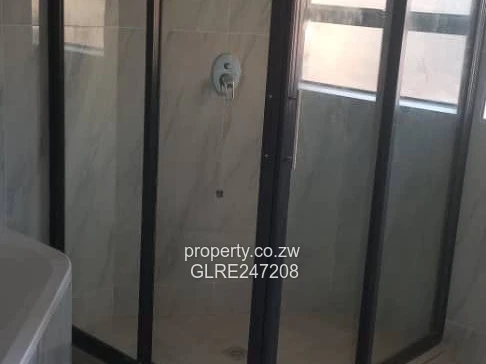 Mount Pleasant 4-Bed, 3-Bath Flat with Borehole