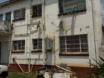 2 Bedroom Flat & Apartment