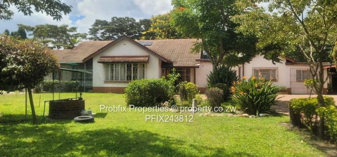  Spacious Family Home with Guest Wing & Cottage | Hatfield North