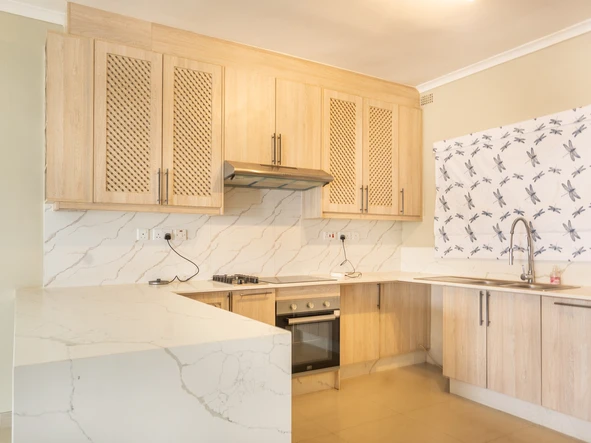 3 Bedroom Flat & Apartment