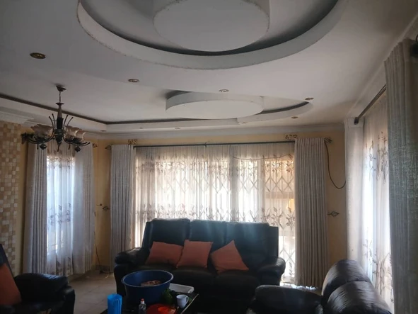 6 Bedroom House