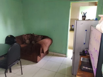 2 Bedroom Flat & Apartment