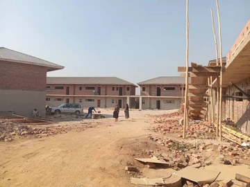 2 Bedroom Flat & Apartment