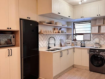 2 Bedroom Flat & Apartment