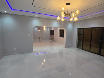 3 Bedroom Flat & Apartment