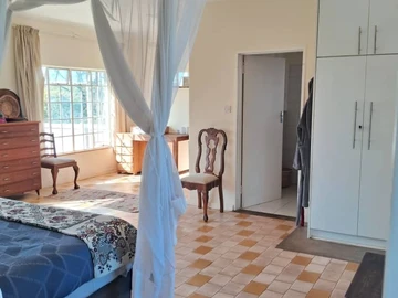 3 Bedroom Flat & Apartment