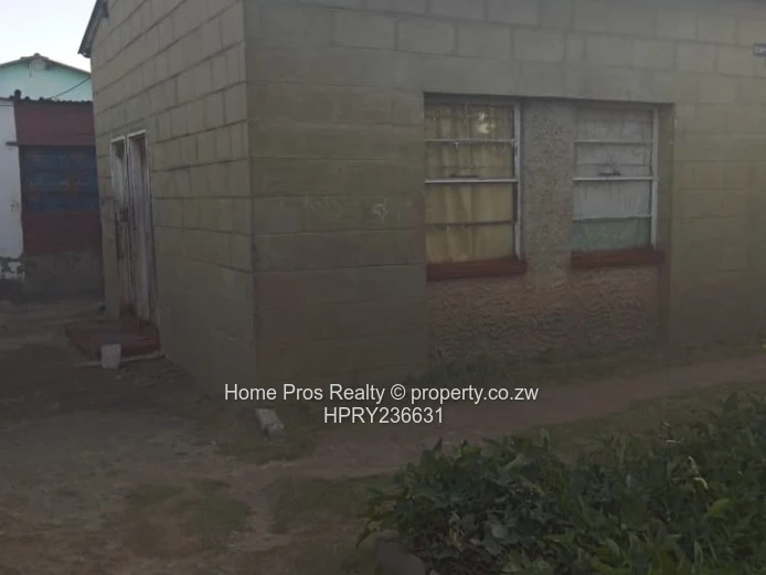 Zengeza 1-Bed Core House - Garden, Fenced Yard, Municipal Water (Sole Mandate)