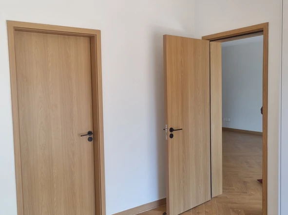 2 Bedroom Flat & Apartment