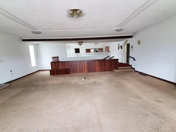 7 Bedroom House