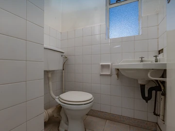 2 Bedroom Flat & Apartment