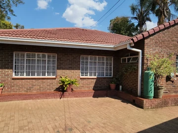 Greendale 4 beds cluster house to Rent