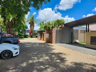 3 Bedroom Flat & Apartment