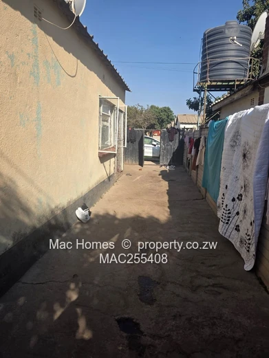 3-Bedroom House For Sale – Zengeza 1, Chitungwiza (Sole Mandate)