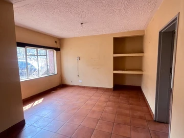 3 Bedroom Flat & Apartment