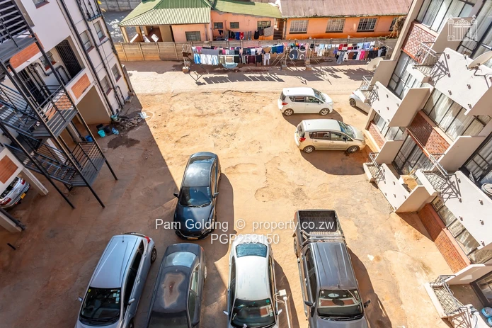 Avenues 1 bed flat for Sale (Sole Mandate)