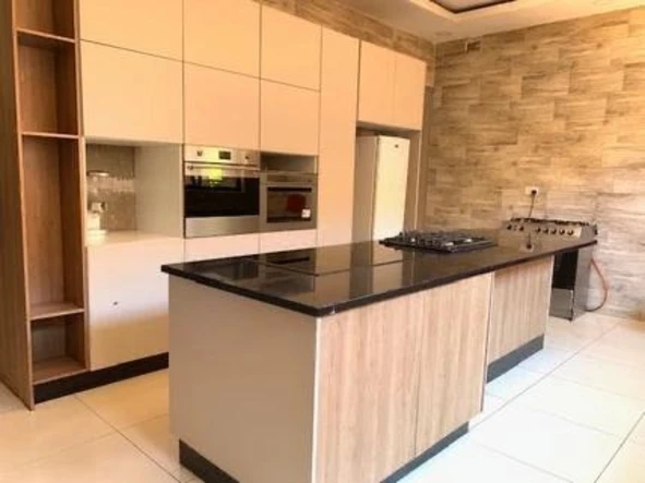 5 Bedroom House