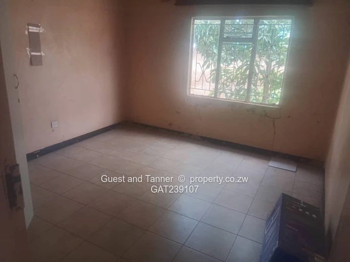 Nketa 9 5 Bed House with Title Deed